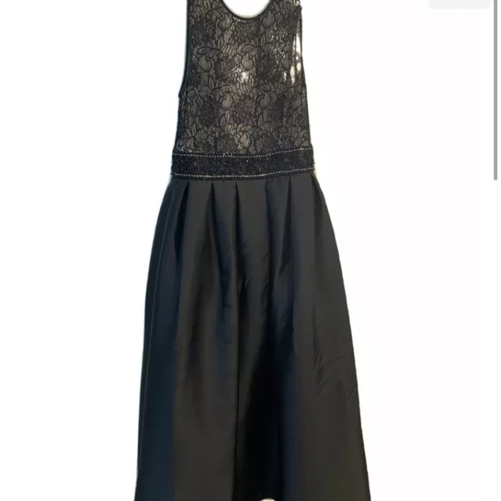 Max Duggal gown size 8